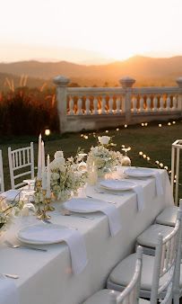 Elegant table setting at the Bloomemories terrace at sunset